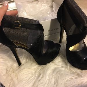 New In Box Nine West Platform Heel Size 7